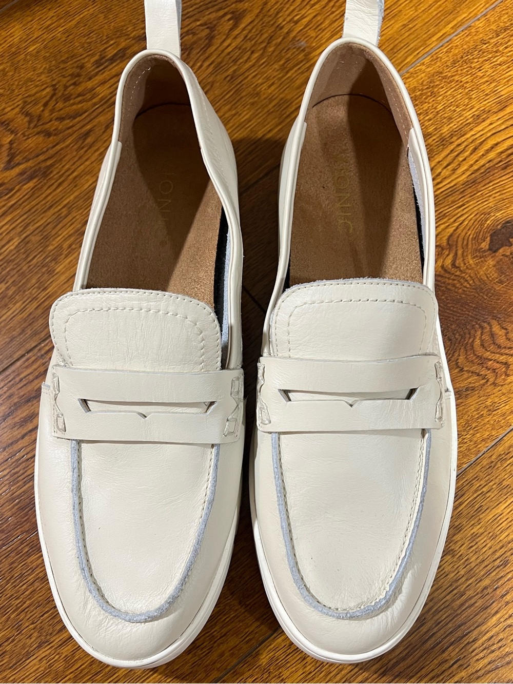 NWOB $134 Vionic Uptown Leather Platform Loafers Cream Ivory Size 9.5